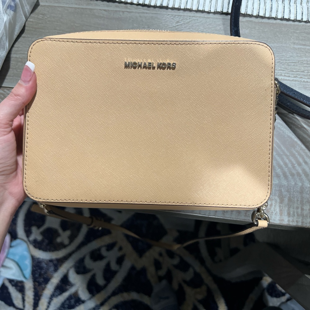 Cream/beige Michael Kors crossbody bag